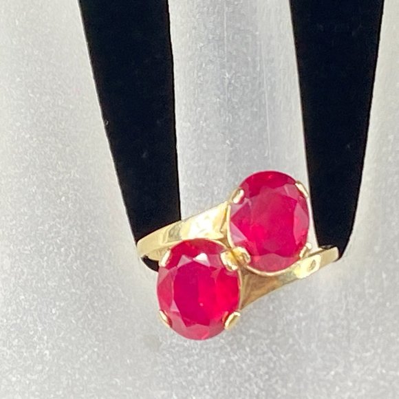 14K yellow gold two Oval faux Ruby bypass Moi et Toi ring sz7.75 3.9gm